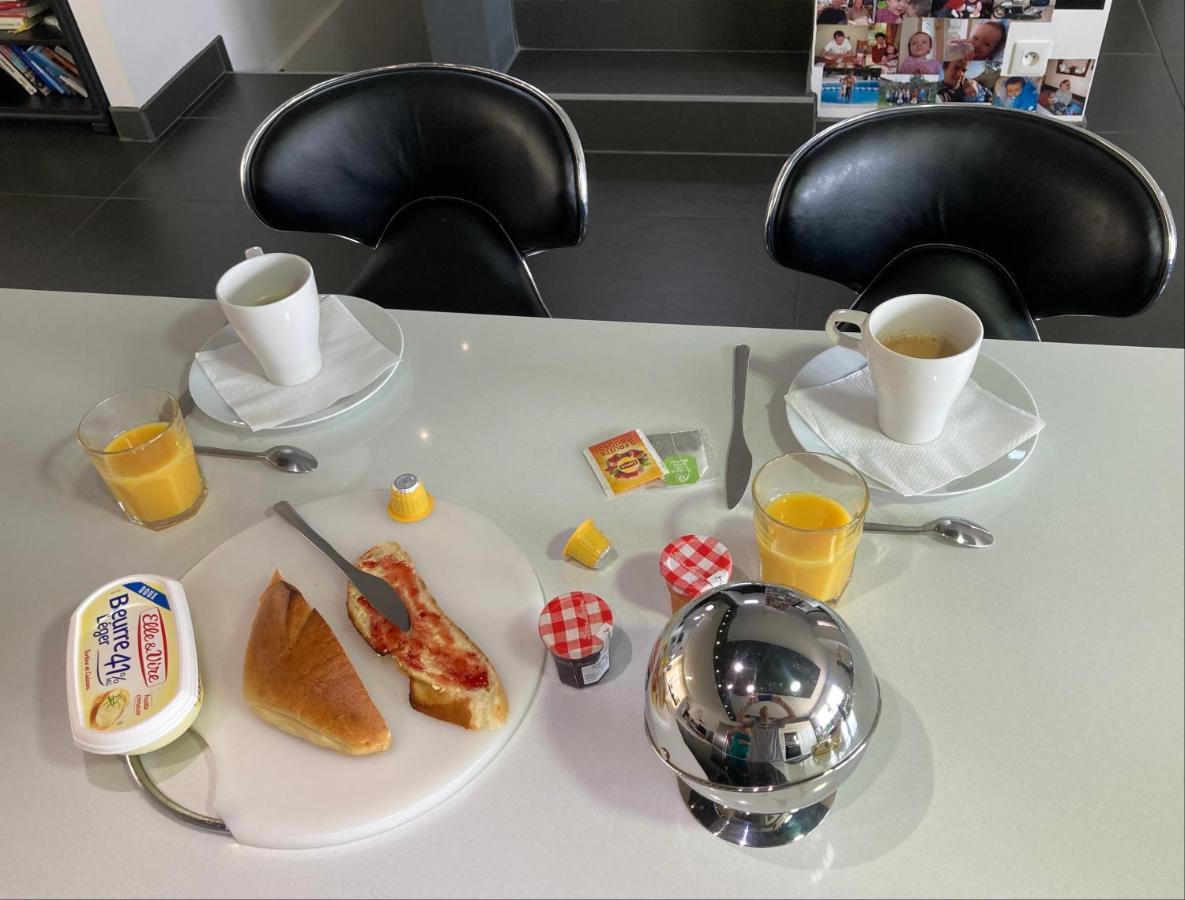 B&B Chez L'Habitant Chambre Privative Sur La Route Des Vins Tv Parking Box Velo 이젠하임 외부 사진