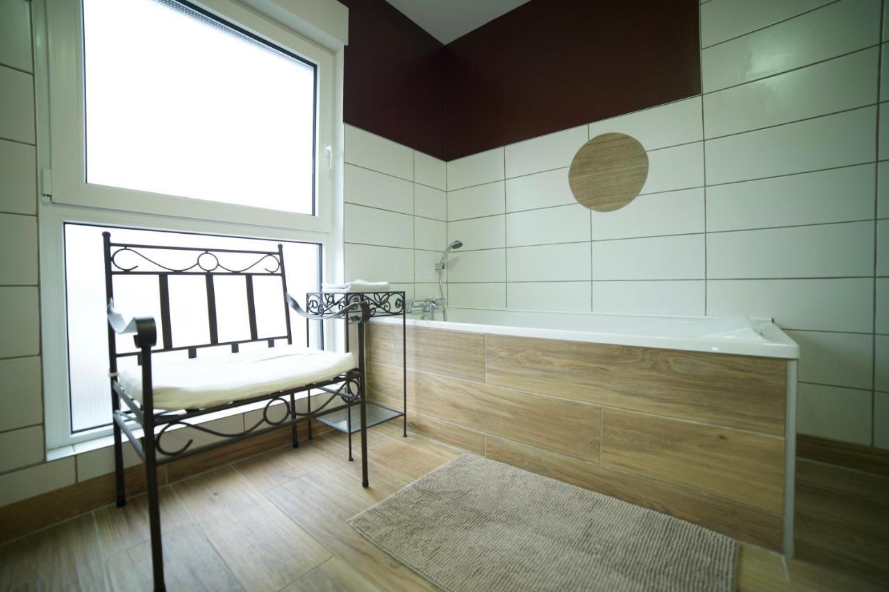 B&B Chez L'Habitant Chambre Privative Sur La Route Des Vins Tv Parking Box Velo 이젠하임 외부 사진