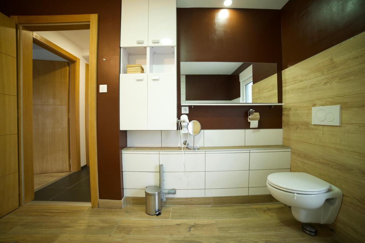 B&B Chez L'Habitant Chambre Privative Sur La Route Des Vins Tv Parking Box Velo 이젠하임 외부 사진
