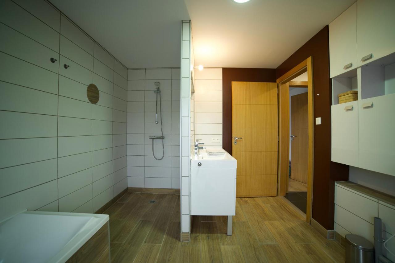 B&B Chez L'Habitant Chambre Privative Sur La Route Des Vins Tv Parking Box Velo 이젠하임 외부 사진