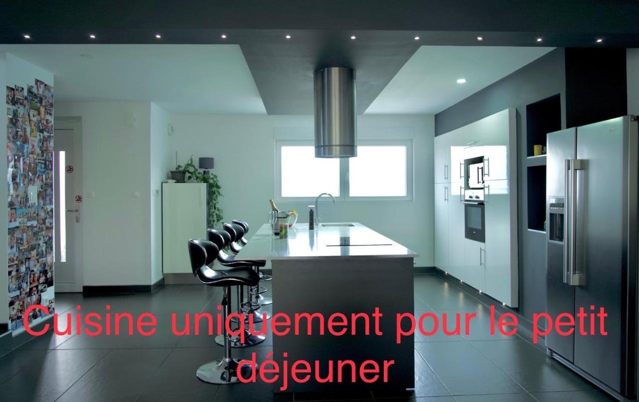 B&B Chez L'Habitant Chambre Privative Sur La Route Des Vins Tv Parking Box Velo 이젠하임 외부 사진